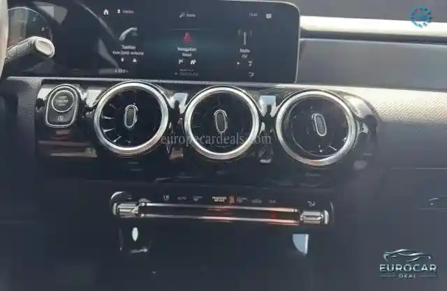 Mercedes-Benz A 220