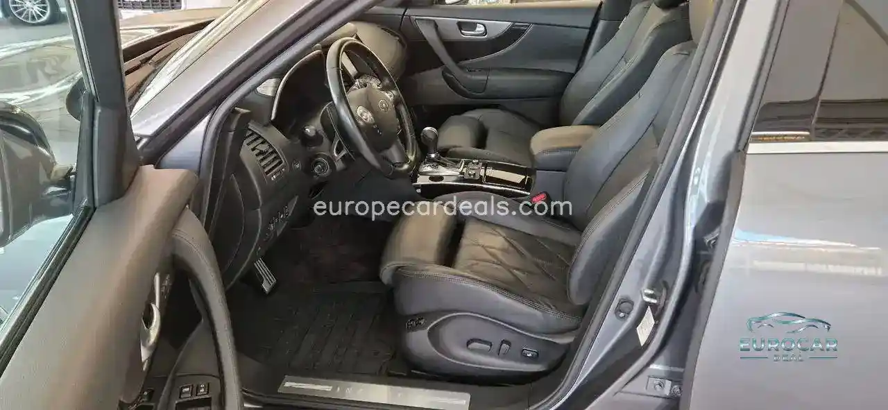 Infiniti QX70