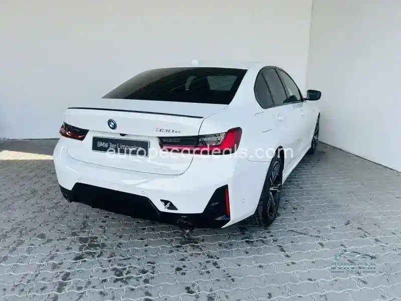 BMW 330