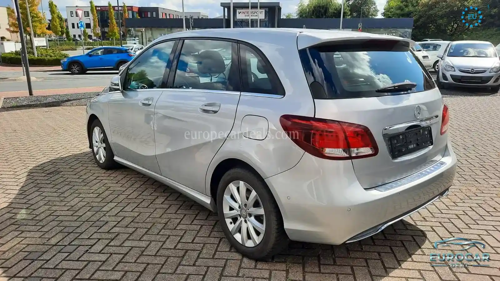 Mercedes-Benz B 180