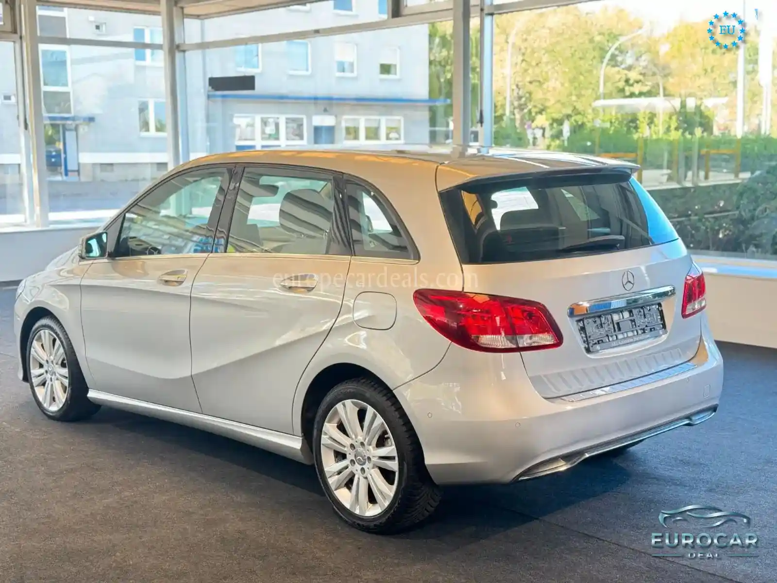 Mercedes-Benz B 180