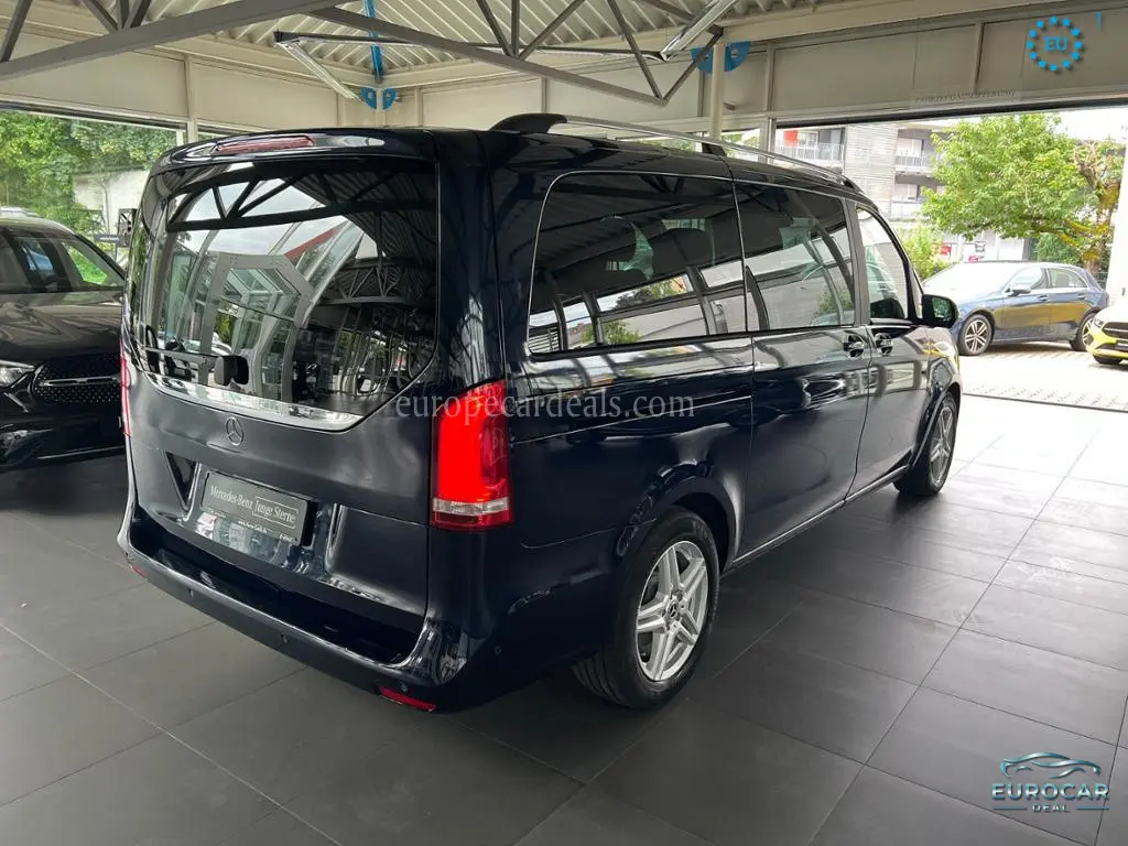 Mercedes-Benz V 220
