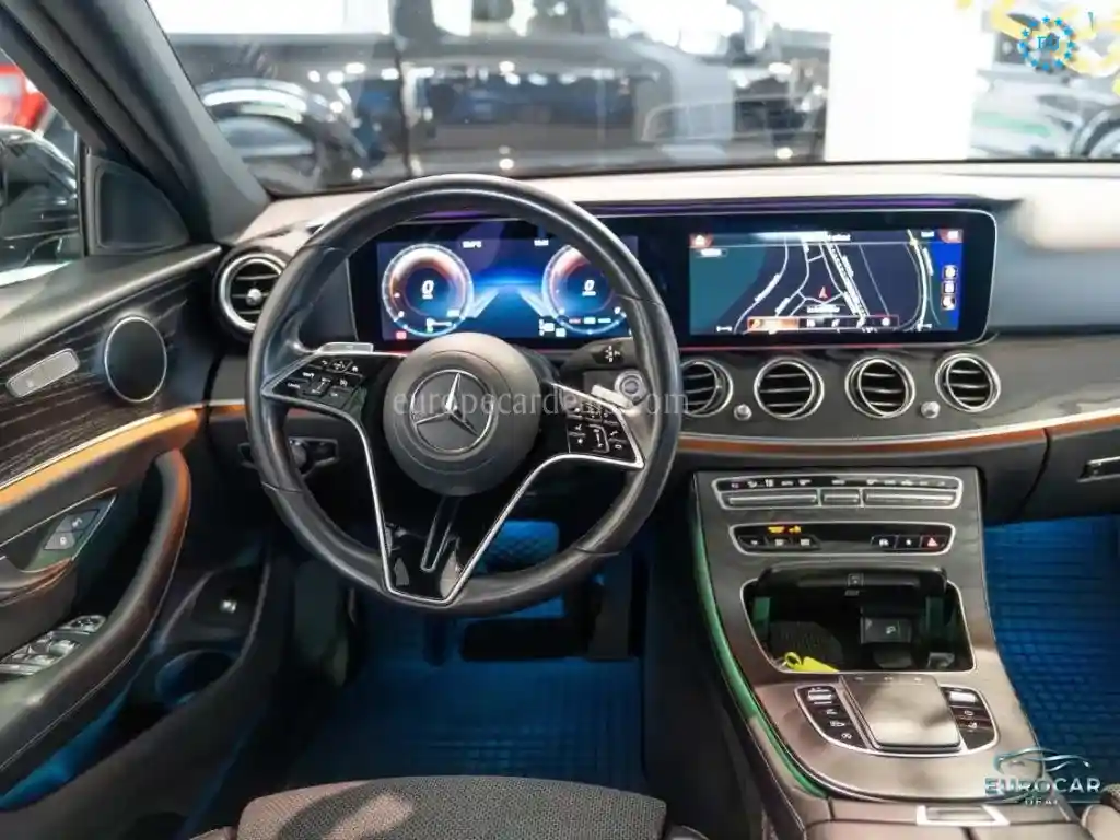 Mercedes-Benz E 300