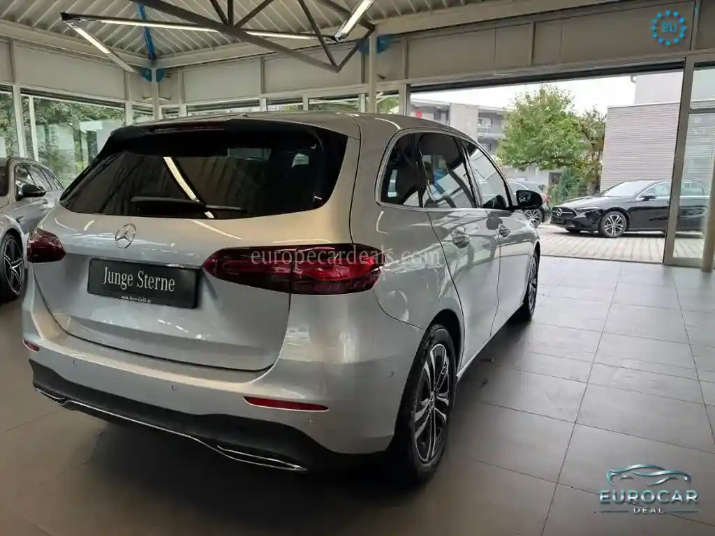 Mercedes-Benz B 220