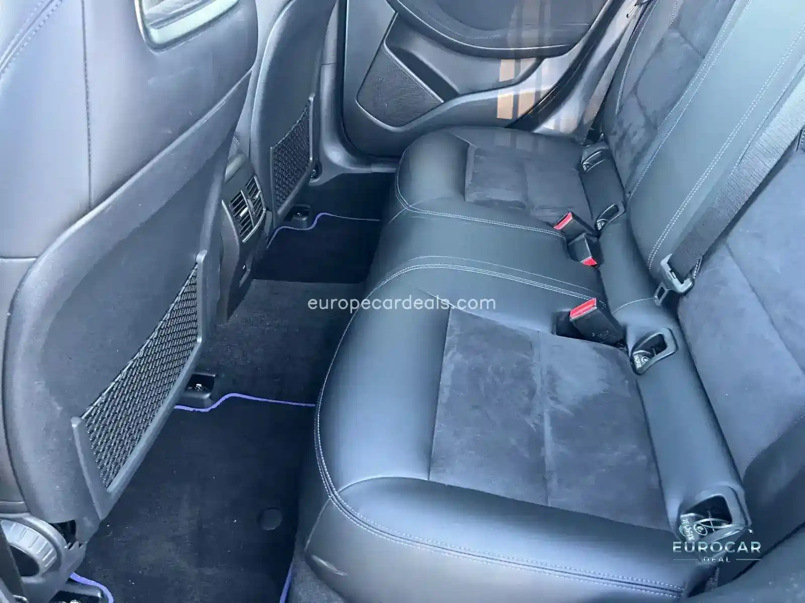 Infiniti Q30
