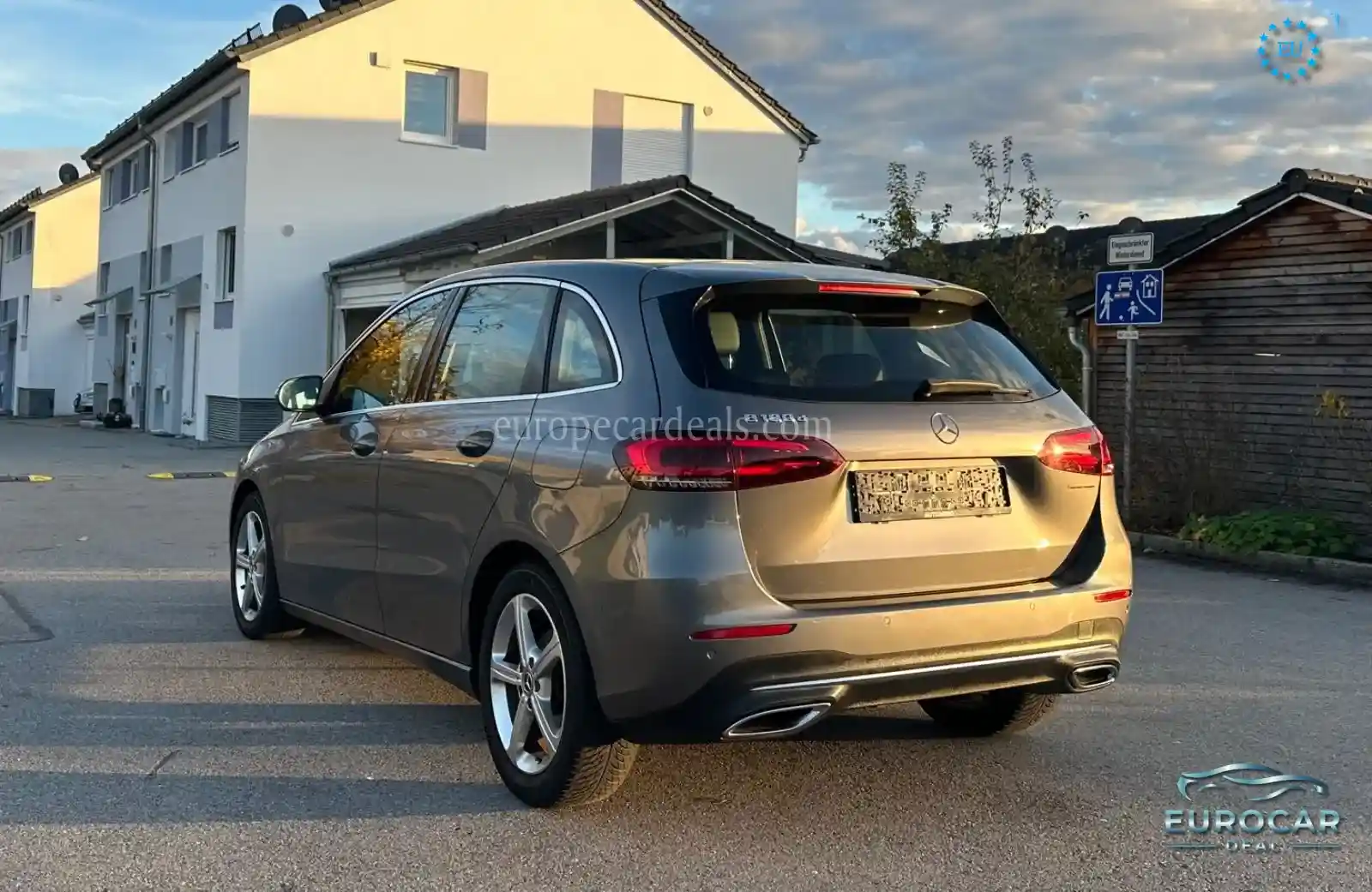 Mercedes-Benz B 180