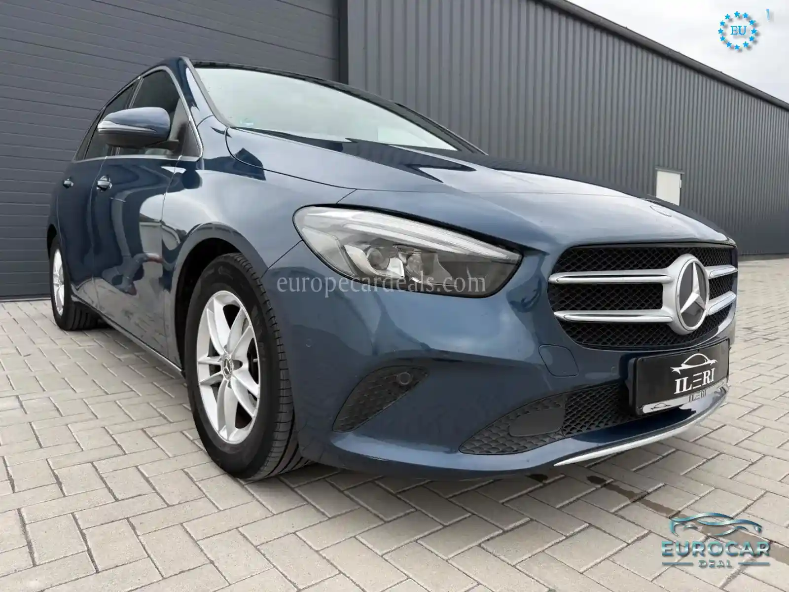 Mercedes-Benz B 180