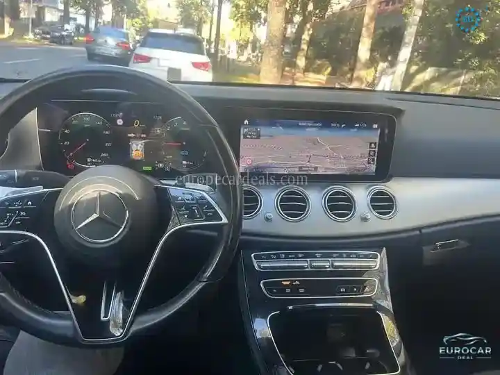 Mercedes-Benz E 300