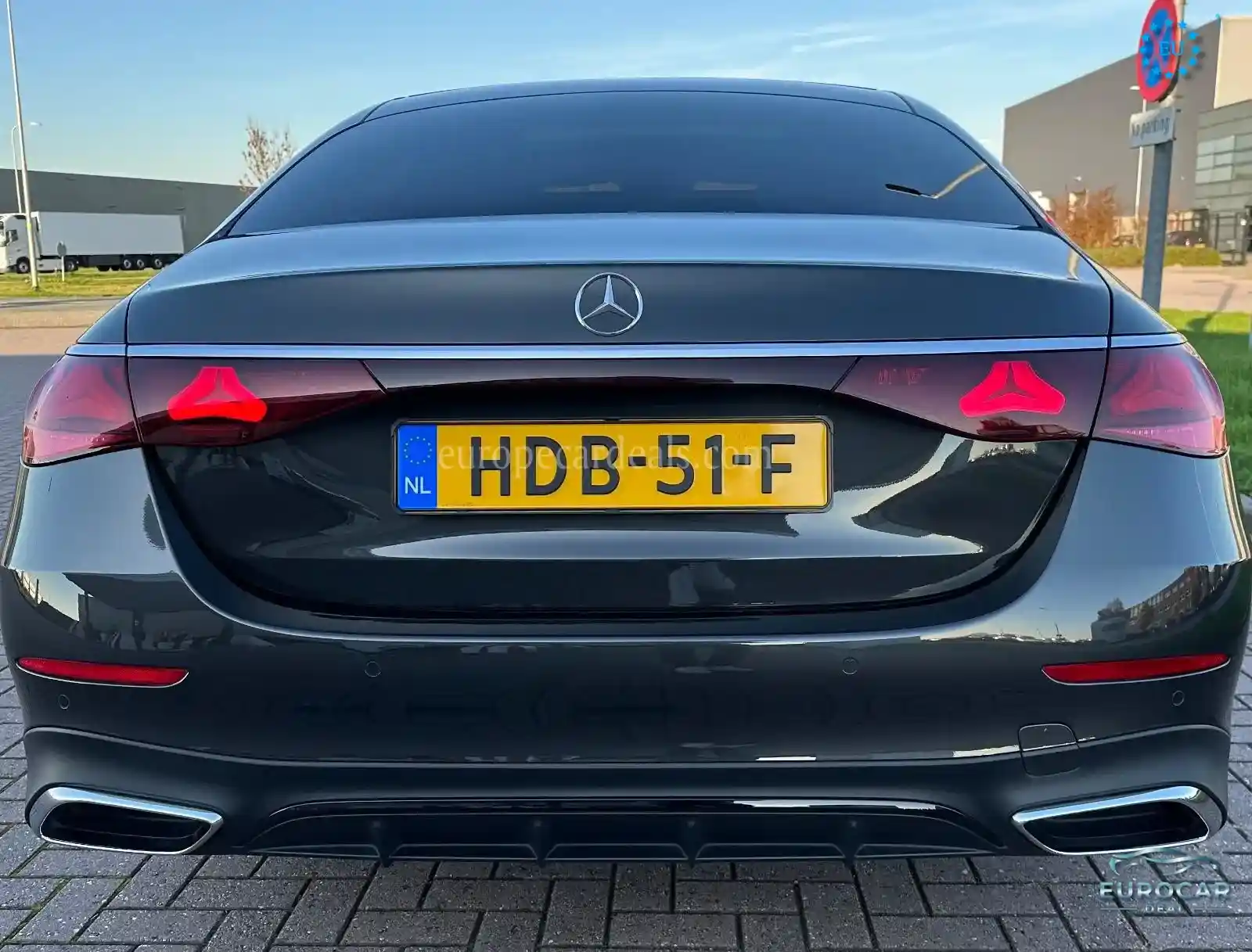 Mercedes-Benz E 200