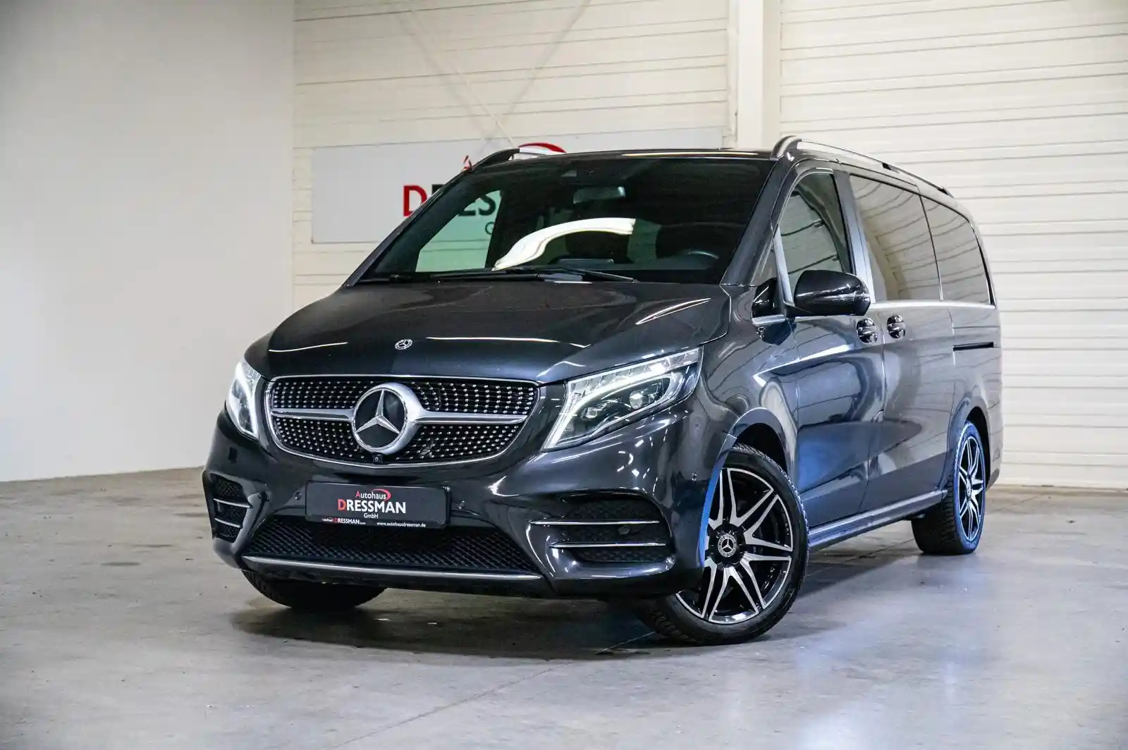 Mercedes-Benz V 220