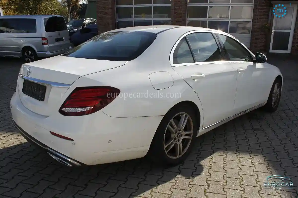 Mercedes-Benz E 220