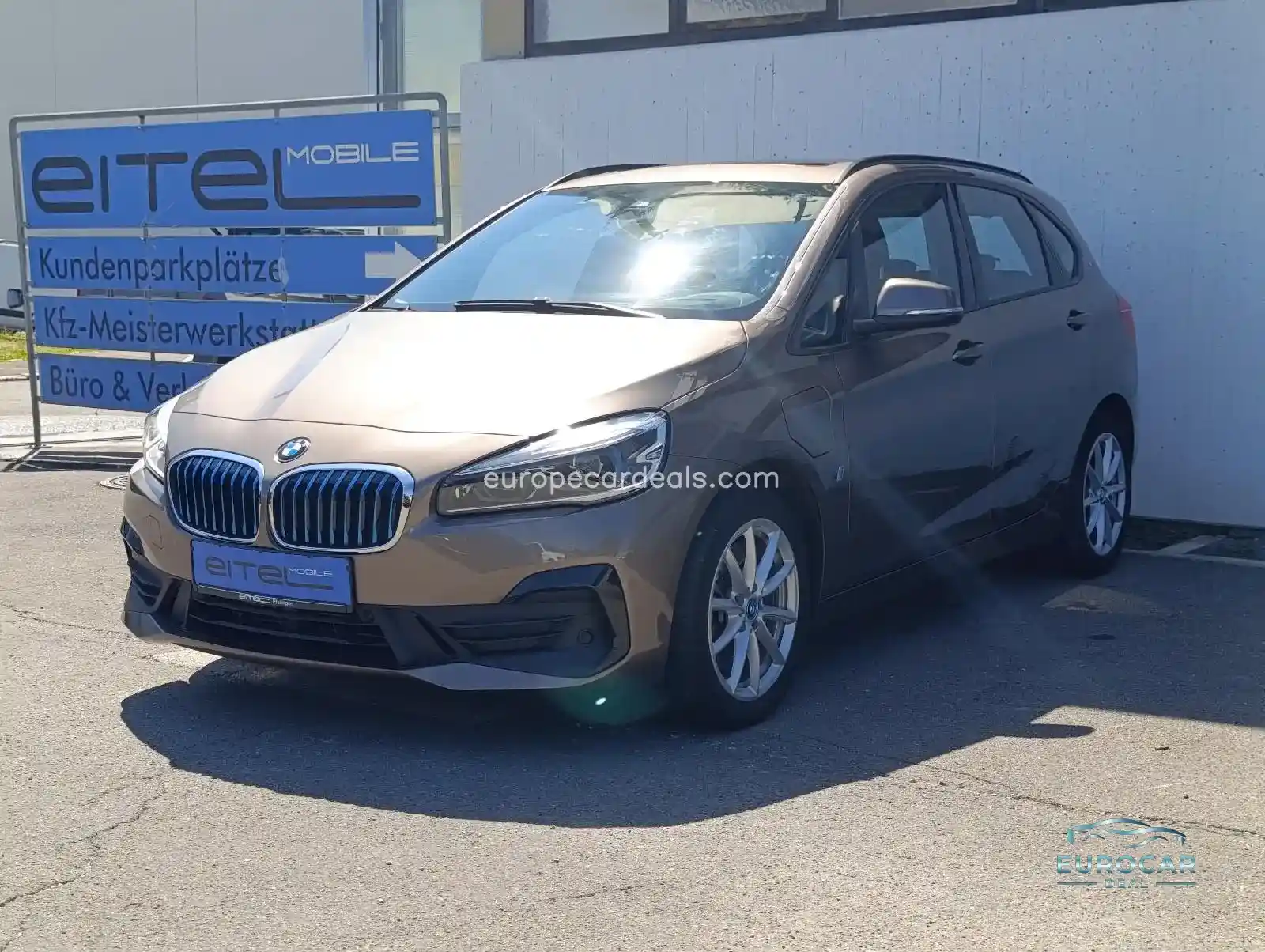 BMW 225