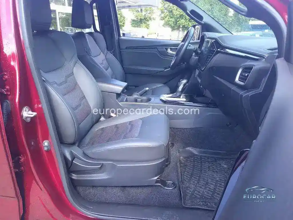 Double Cab 4WD Autm. V-Cross