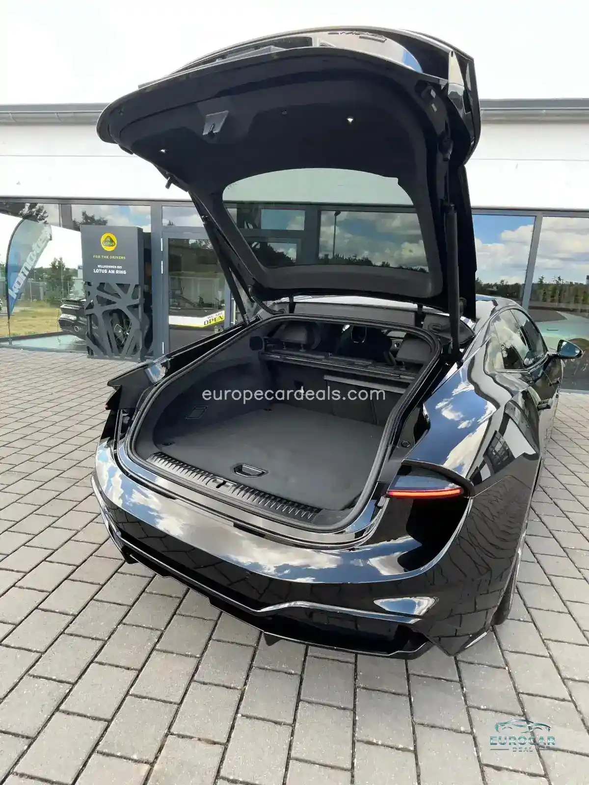 Lotus Emeya