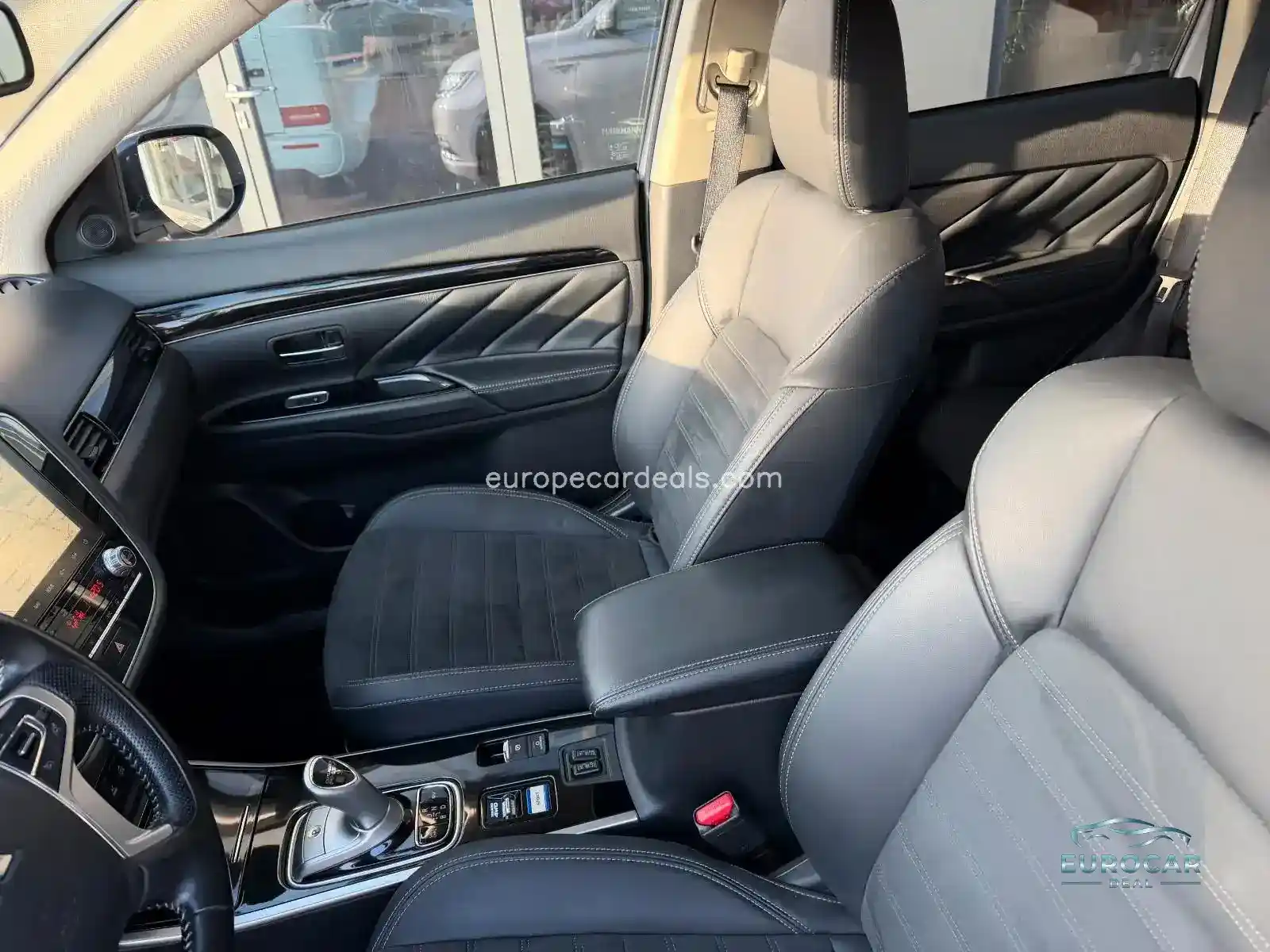 Mitsubishi Plug-in Hybrid Outlander