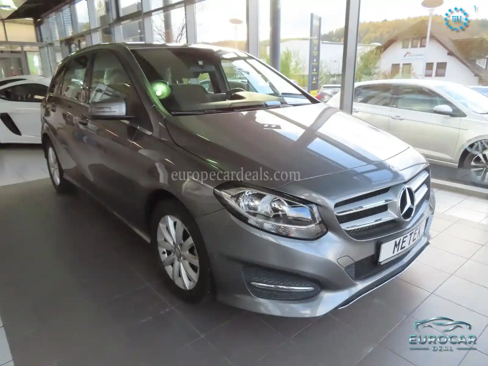 Mercedes-Benz B 180