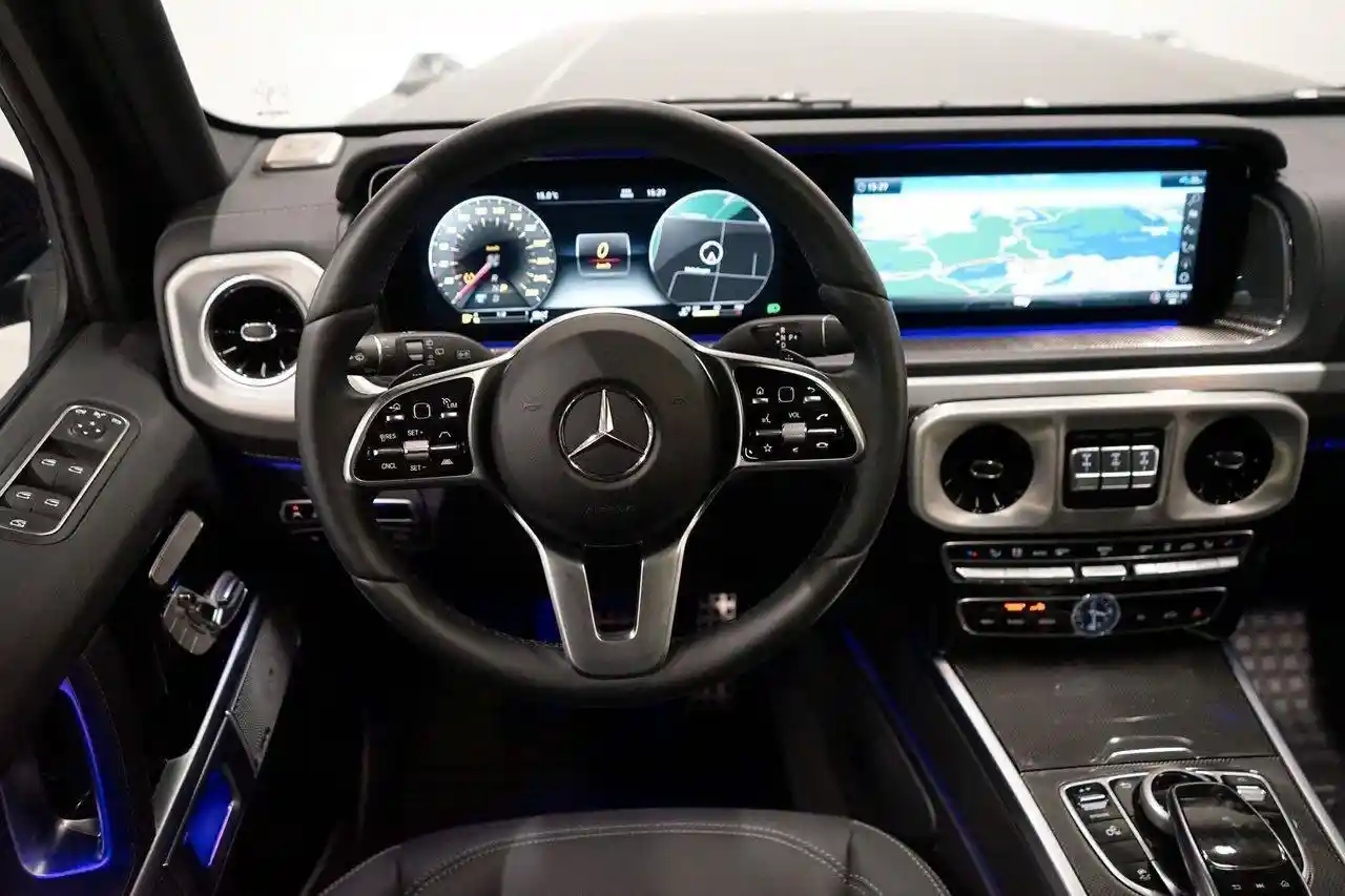 Mercedes-Benz G 500