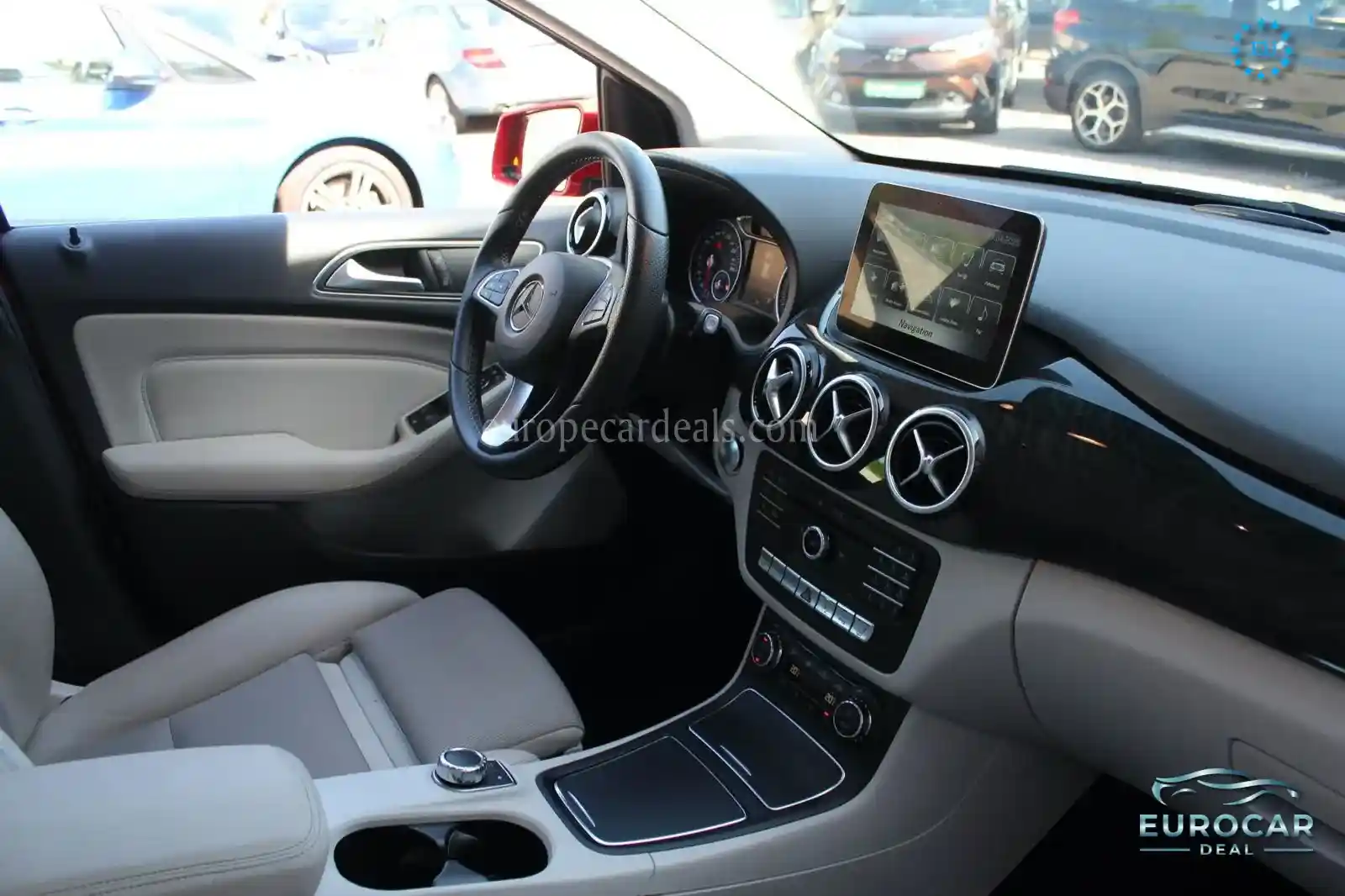 Mercedes-Benz B 180