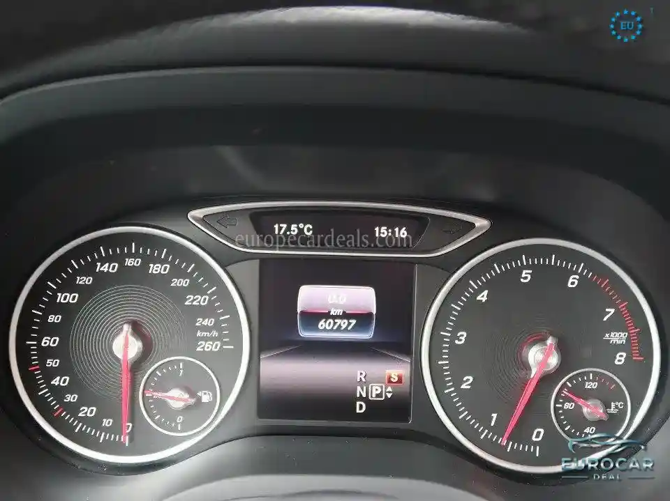 Mercedes-Benz B 180