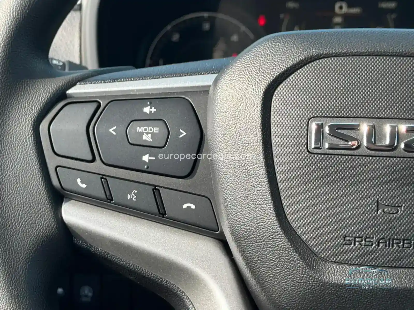 D-MAX 4×4 LS A/T DoubleCab