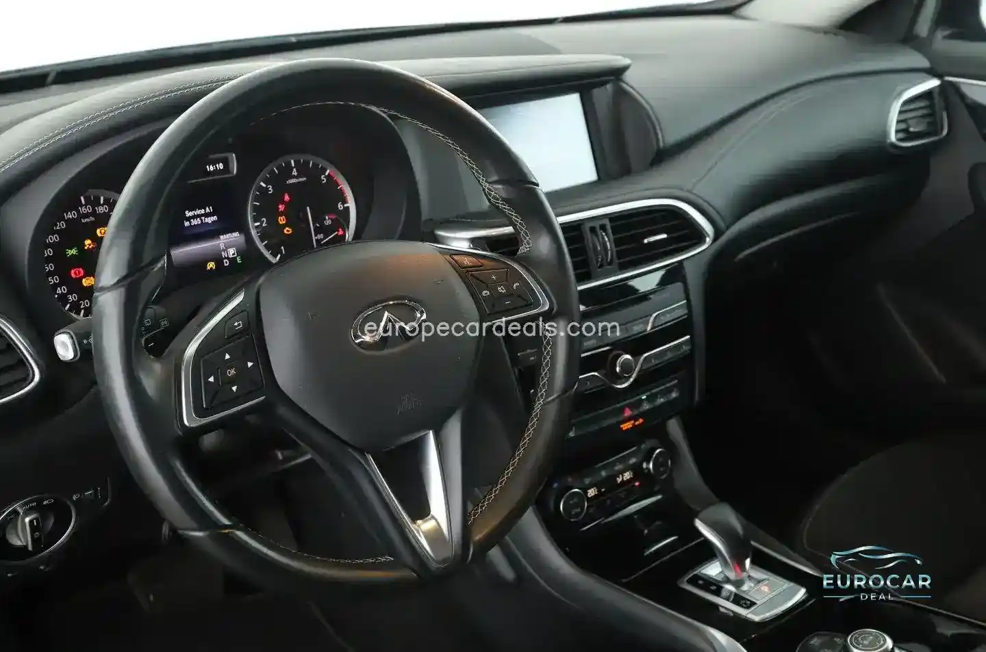 Infiniti Q30