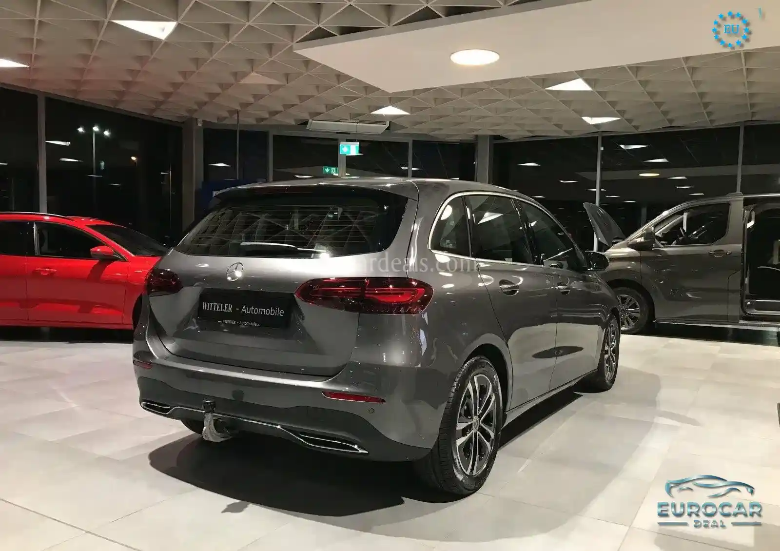 Mercedes-Benz B 180