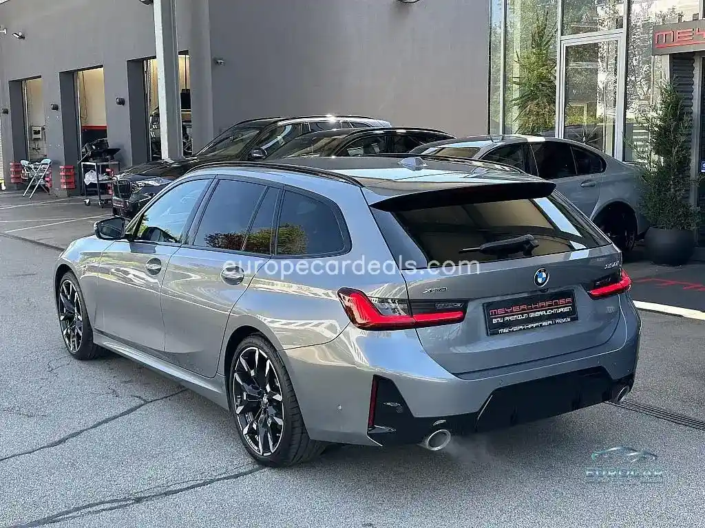 BMW 330