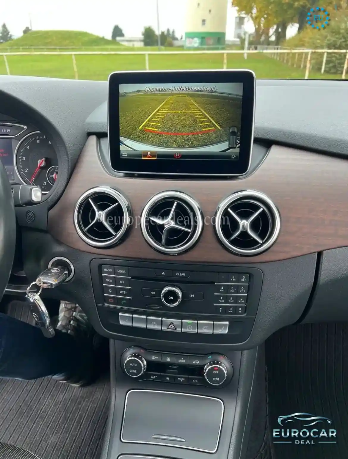 Mercedes-Benz B 220