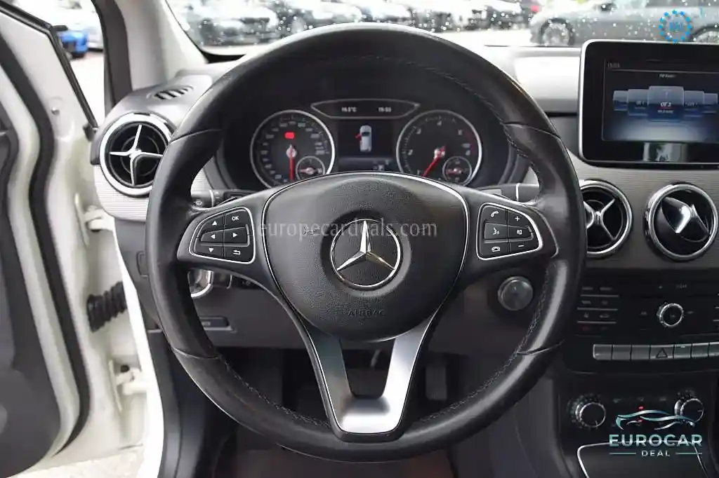 Mercedes-Benz B 200