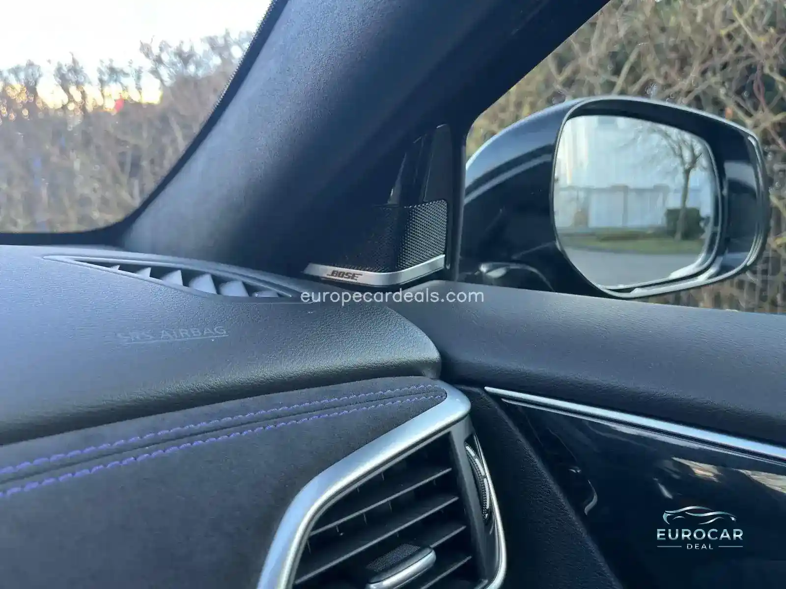 Infiniti Q30