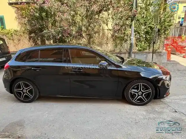Mercedes-Benz A 220