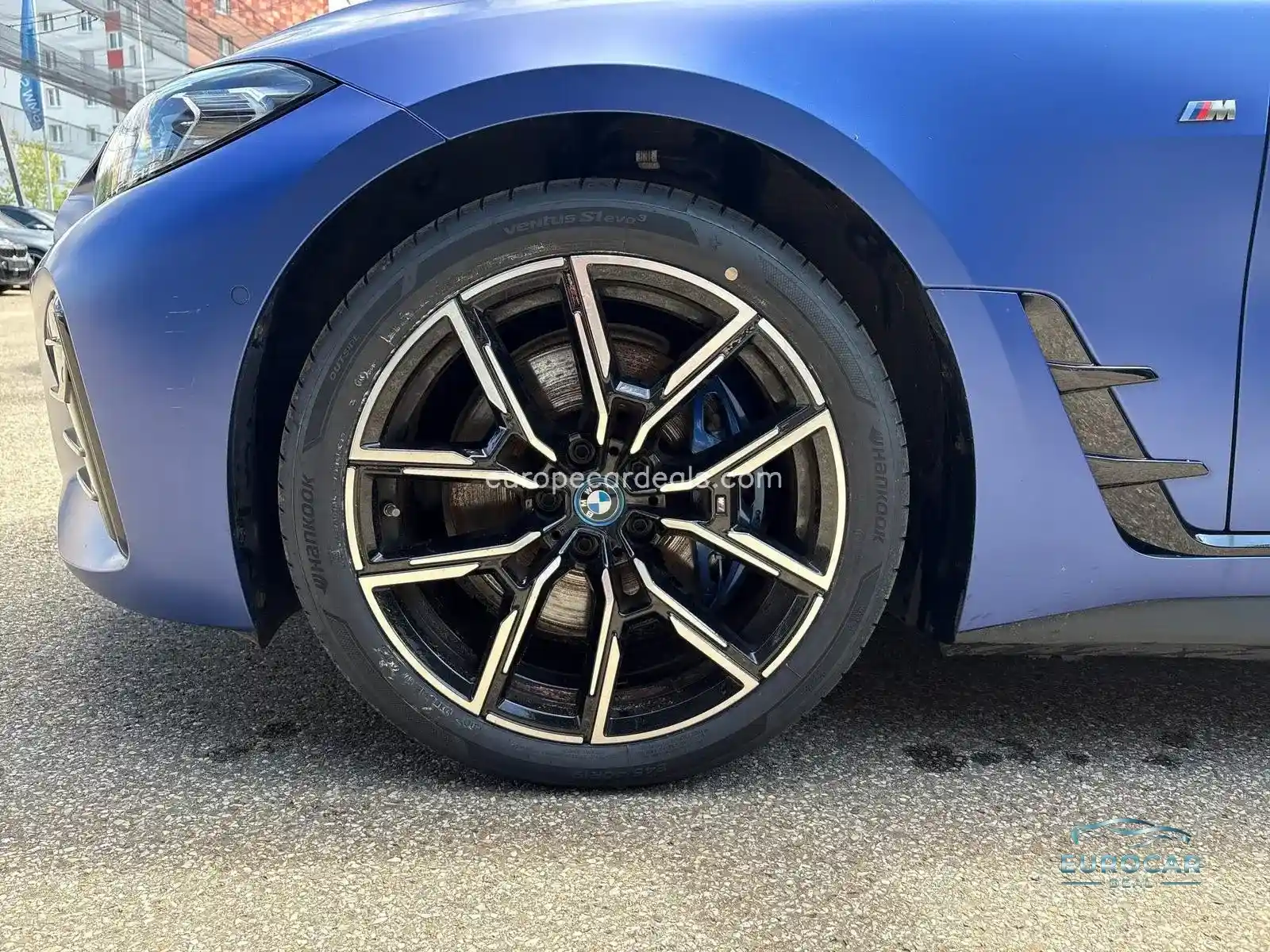 BMW i4