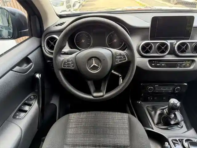 Mercedes-Benz X 220