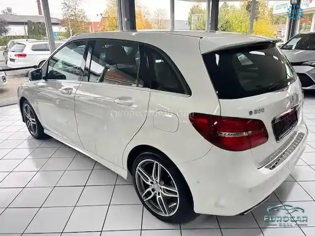 Mercedes-Benz B 200
