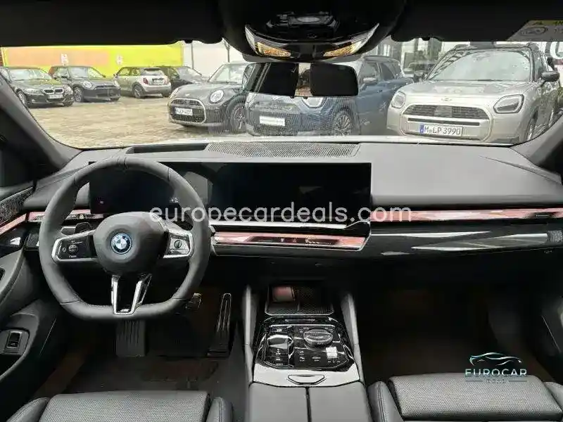BMW i5