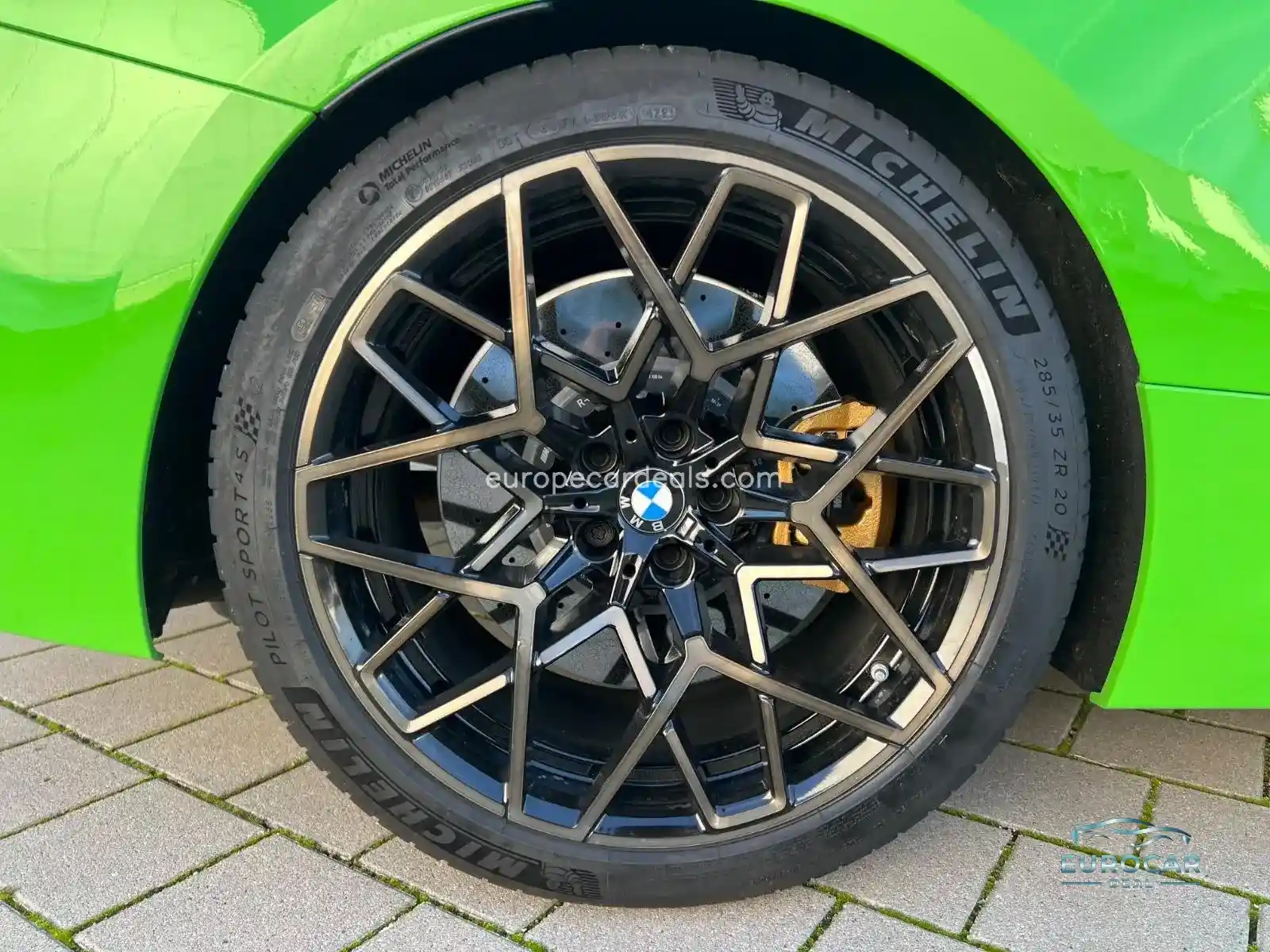 BMW M8