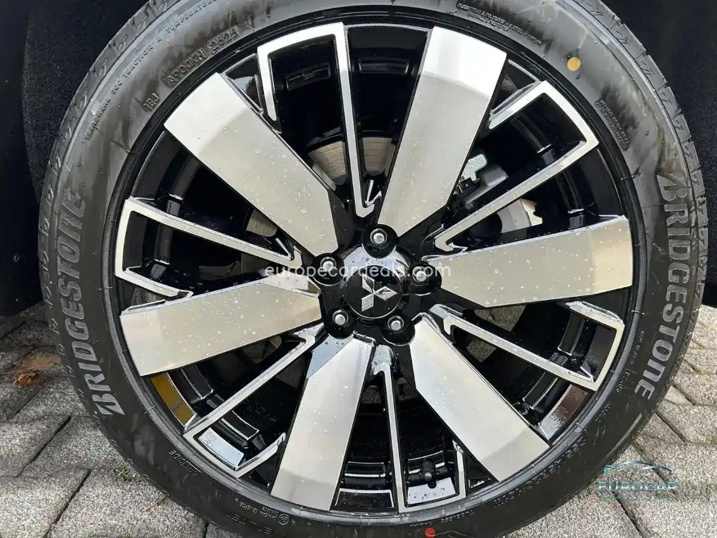 Mitsubishi Plug-in Hybrid Outlander