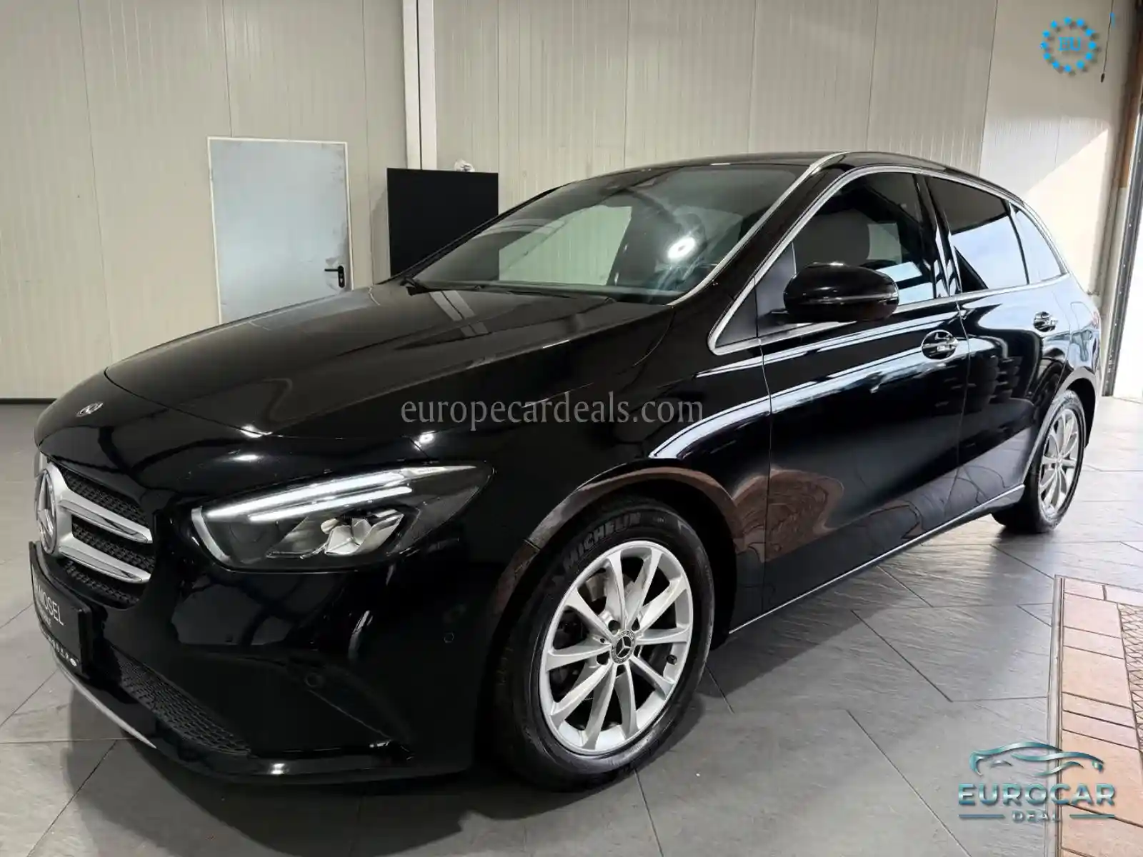 Mercedes-Benz B 180