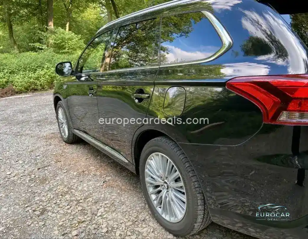 Mitsubishi Plug-in Hybrid Outlander
