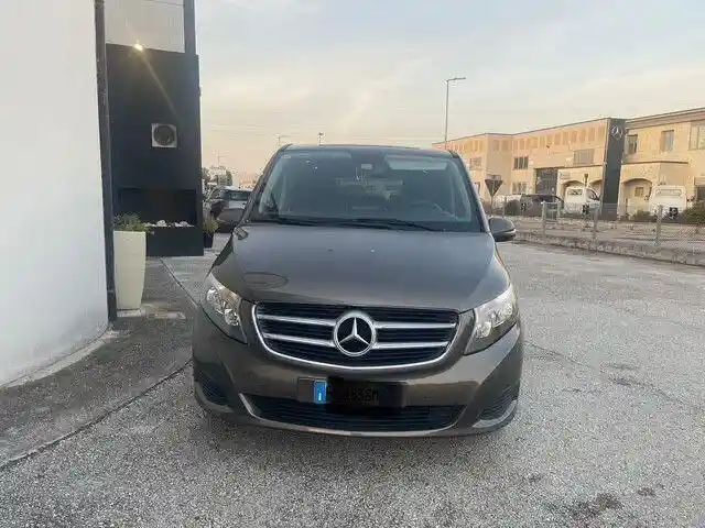 Mercedes-Benz V 200