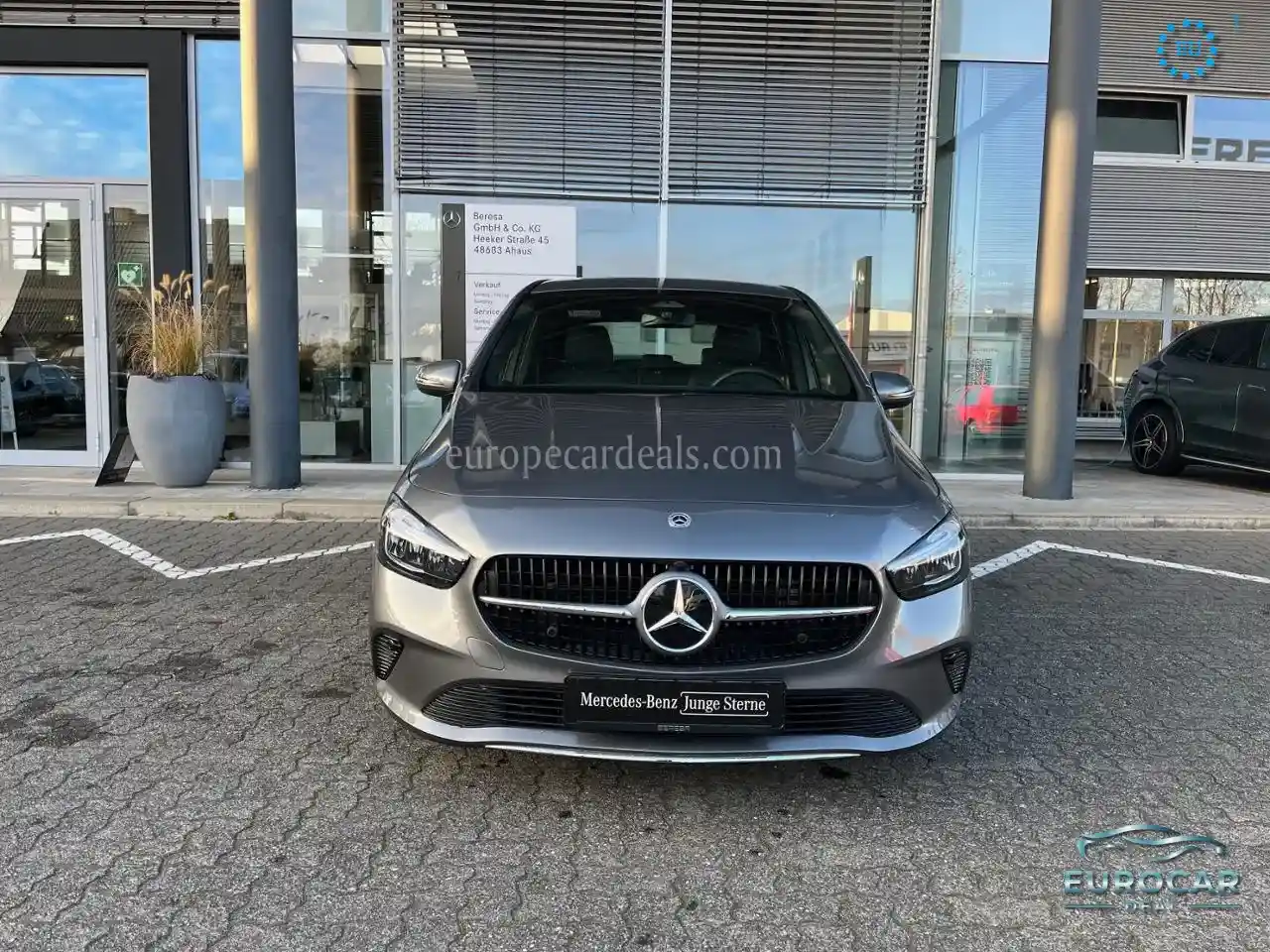 Mercedes-Benz B 180
