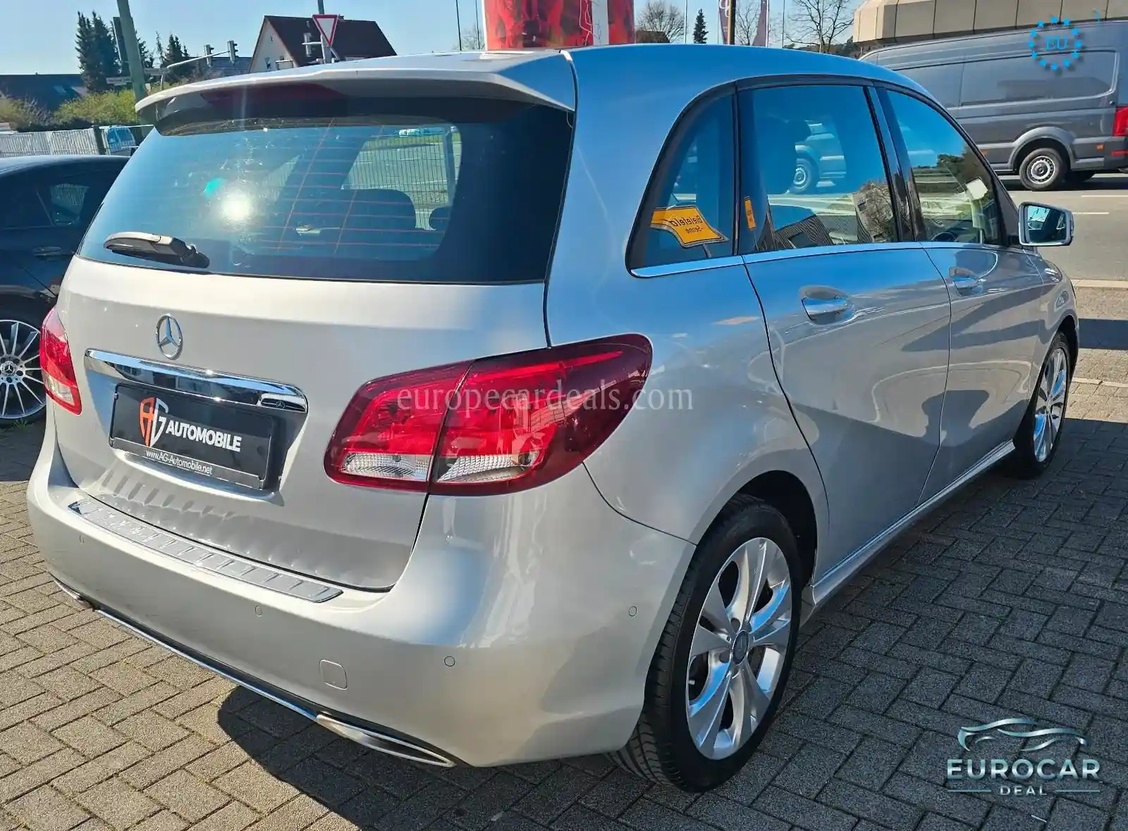 Mercedes-Benz B 180