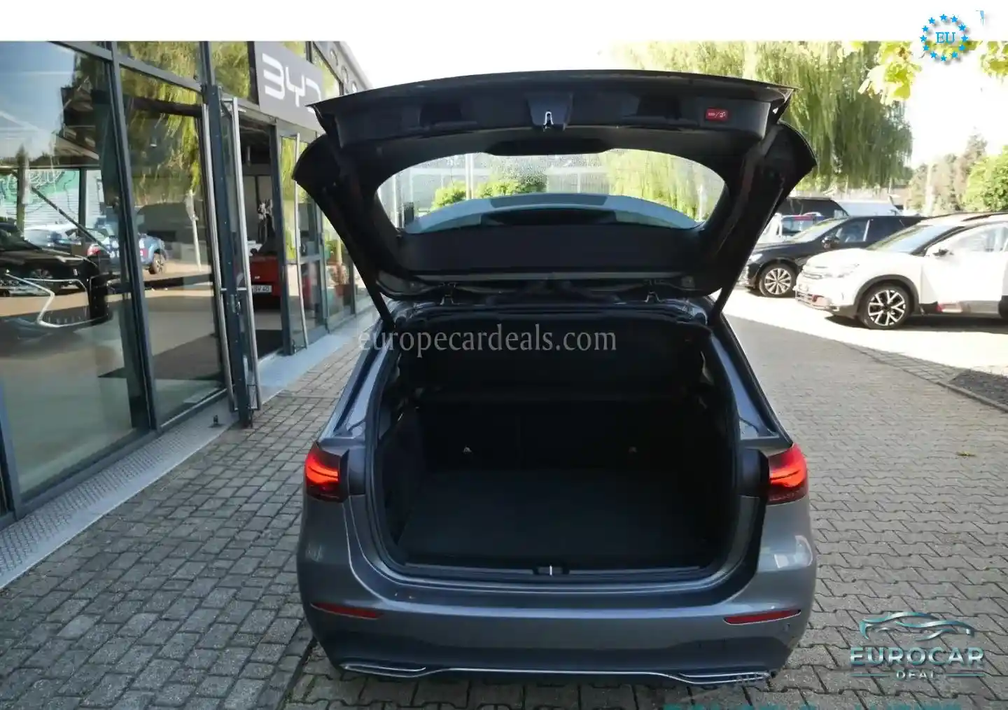Mercedes-Benz B 180