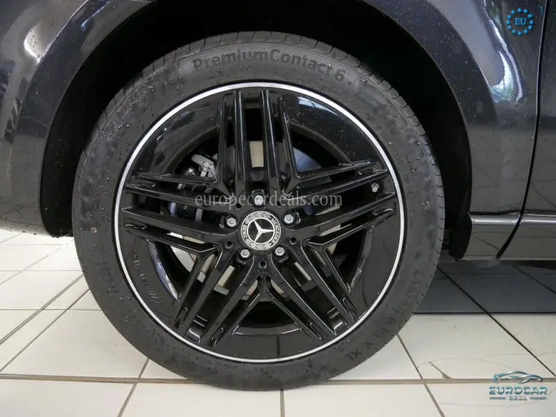 Mercedes-Benz V 220