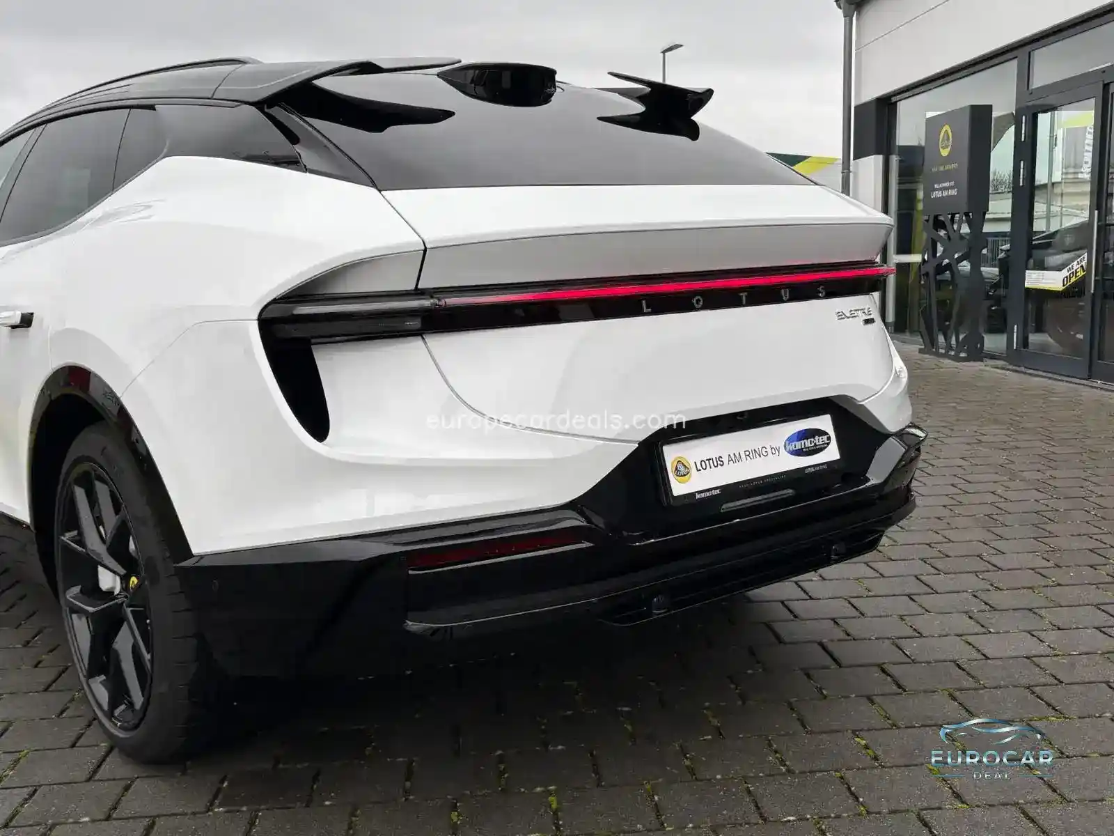 Lotus Eletre