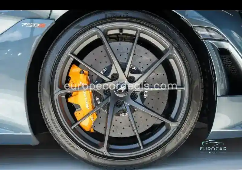 McLaren 750S