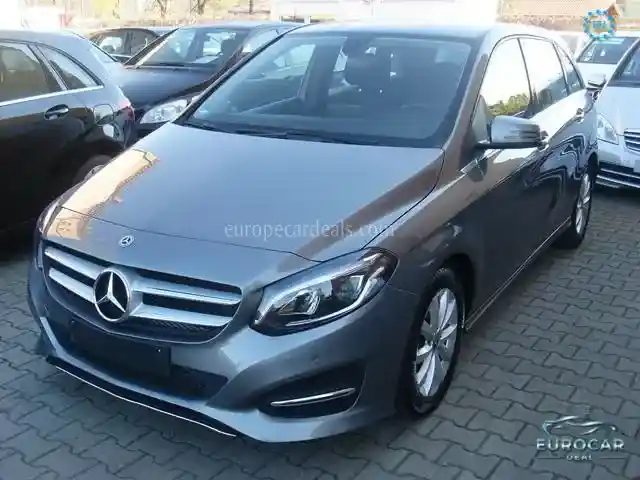 Mercedes-Benz B 180