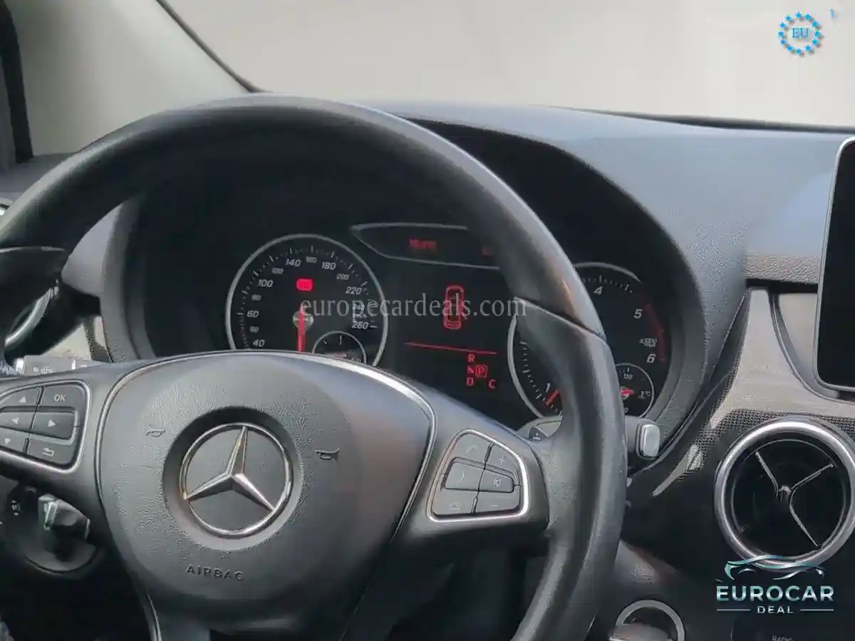 Mercedes-Benz B 220