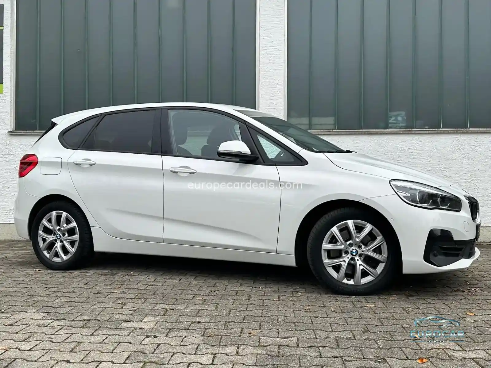 BMW 225