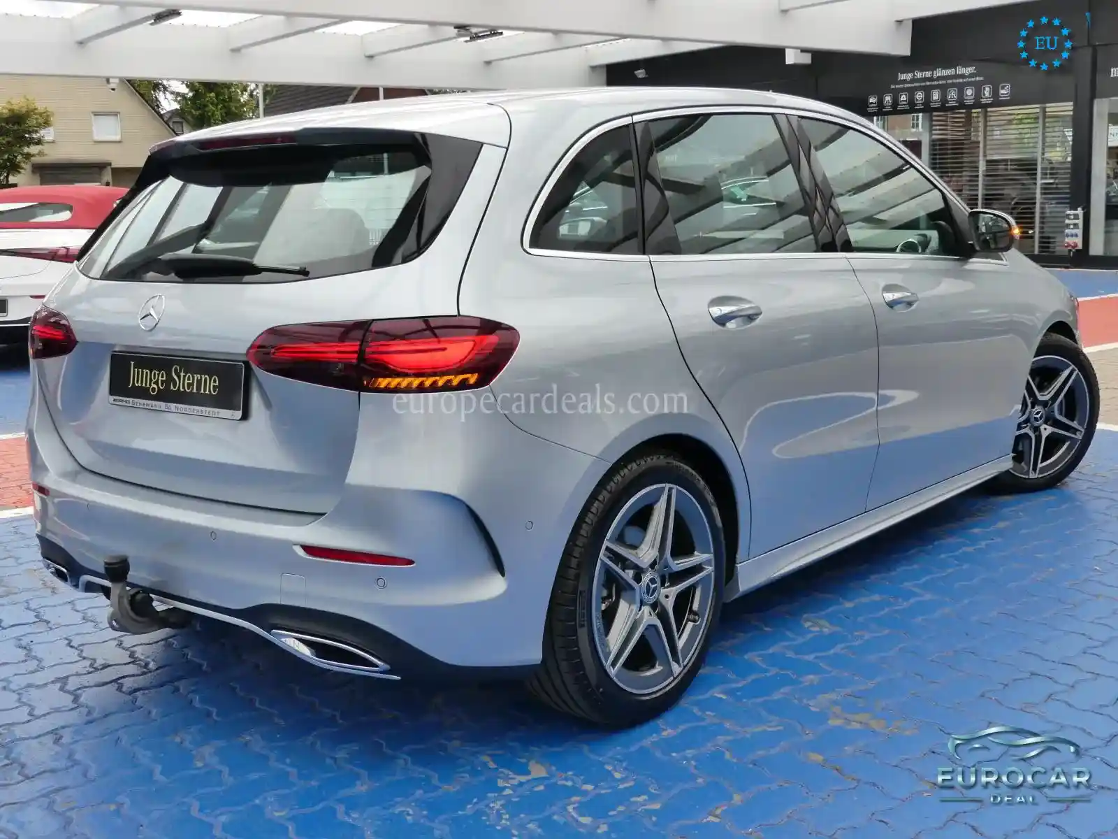 Mercedes-Benz B 180